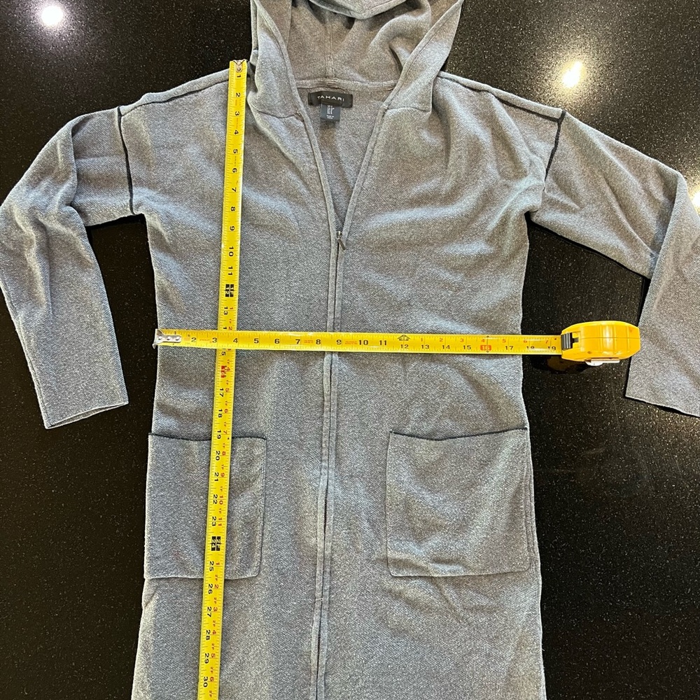 Tahari size small zip up hooded long sweater with front pockets
